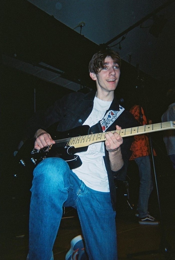 Robin Widell med gitarr